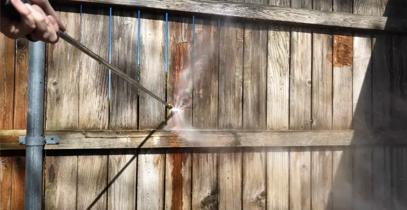 Wood fence pressure washing in Jacksonville, FL